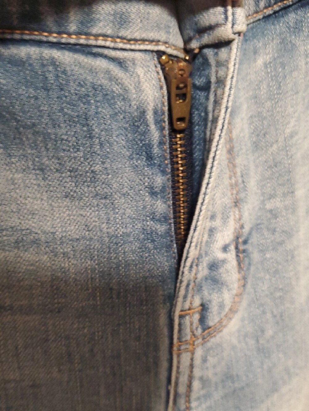 Old Navy Light Blue Distressed Straight-Leg Jeans - Picture 3 of 9